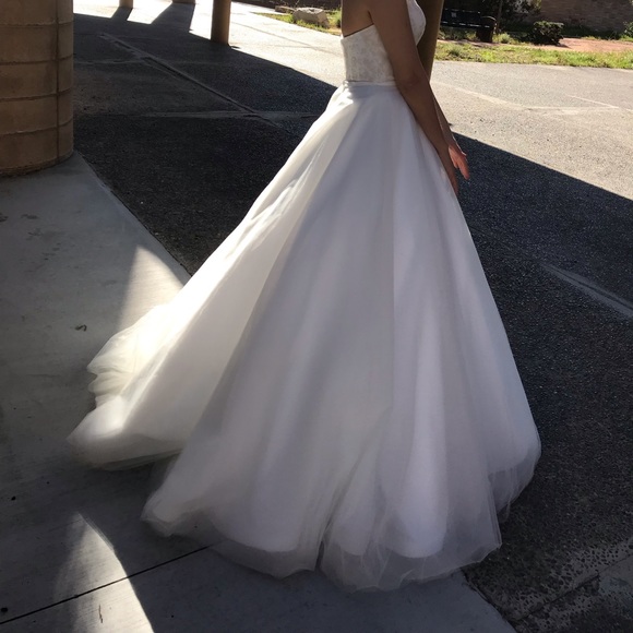Wedding dress - Picture 6 of 8